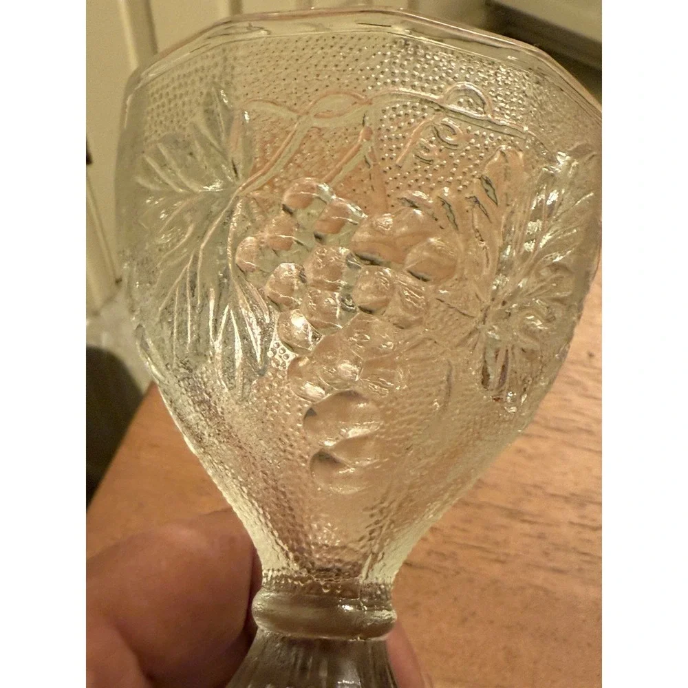 Vintage Indiana Glass Grape And Leaves Sherbet Glass/Goblet‎ EUC 4.5